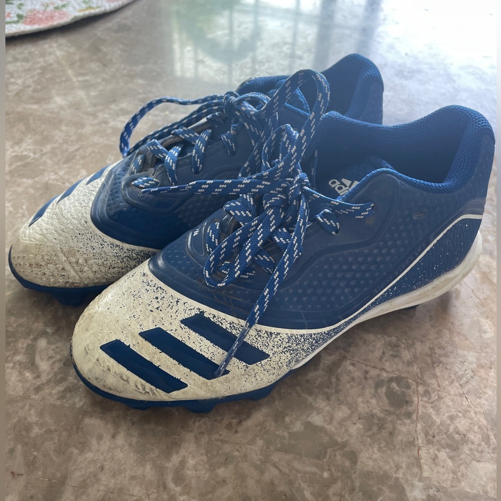 ✨ ADIDAS Youth Cleats Size 2 ✨